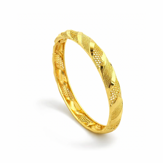 Lustre Spiral Bangle